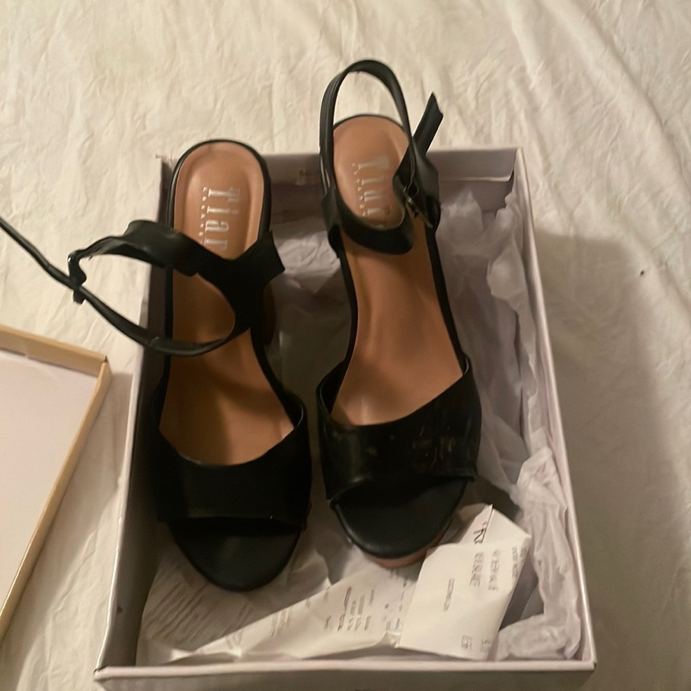 Black heels with wood heel